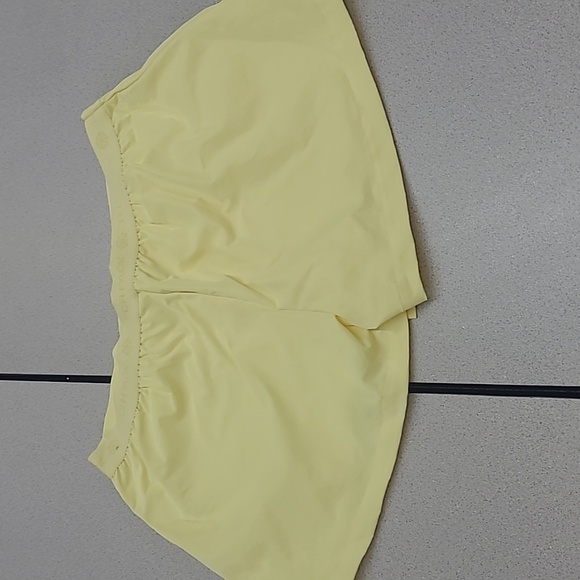 Nike Tech Pack Women's Soft Yellow Skorts Size XL - Picture 8 of 11